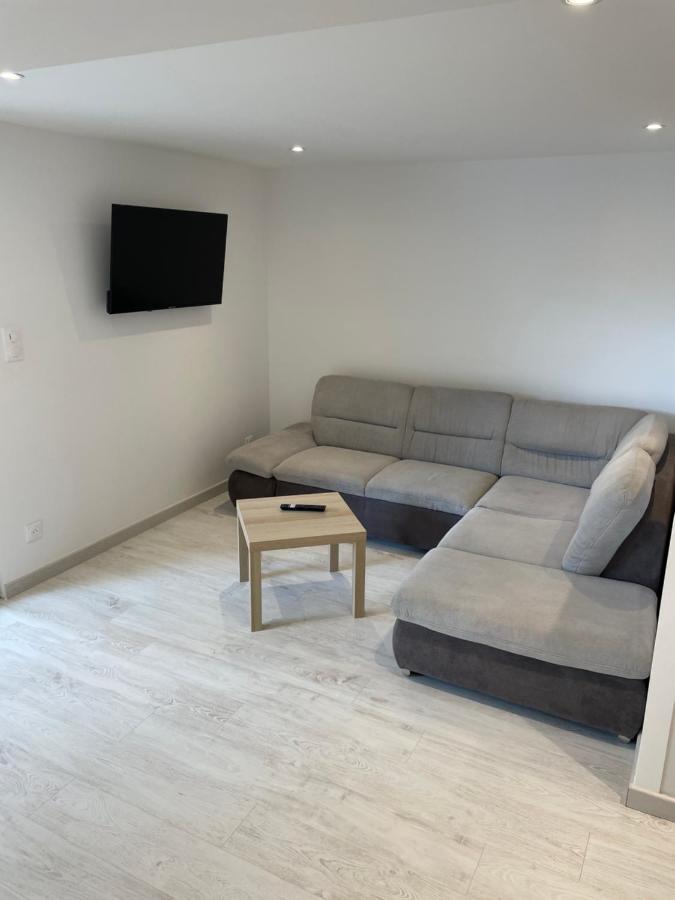 Eyguières Joli Logement Au Pied Des Alpilles מראה חיצוני תמונה